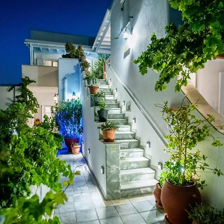 New Bic Economy 3-4 Adults First Floor N Apartment Parikia (Paros)
