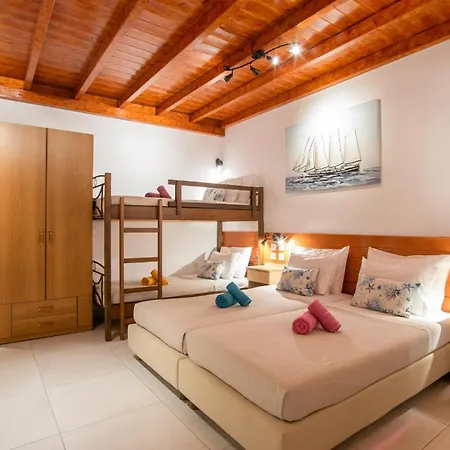 New Bic Economy 3-4 Adults First Floor N Apartment Parikia (Paros)
