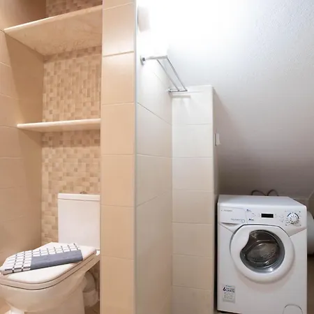 New Bic Economy 3-4 Adults First Floor N * Parikia (Paros)